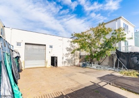 98 Delancy St, Newark City, *, ,Commercial,For Sale,Delancy St,5396770