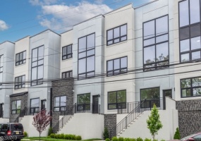 420 River Dr, Passaic City, *, 2 Bedrooms Bedrooms, 2 Rooms Rooms,2 BathroomsBathrooms,Rental,For Sale,River Dr,2,5288019
