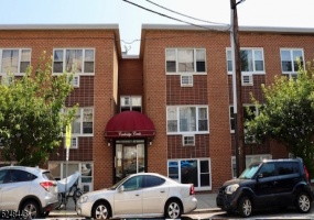 120 32nd St, Union City, *, 2 Bedrooms Bedrooms, 5 Rooms Rooms,1 BathroomBathrooms,Residential,32nd St,5248446