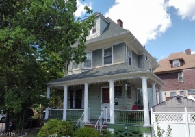 61 Heller Pkwy, Newark City, *, 7 Bedrooms Bedrooms, 10 Rooms Rooms,2.1 BathroomsBathrooms,Residential,Heller Pkwy,5171160