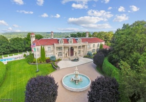 50 Laura Dr, Cedar Grove Twp., *, 8 Bedrooms Bedrooms, 26 Rooms Rooms,9.3 BathroomsBathrooms,Residential,Laura Dr,5315782