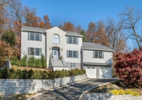 17 Skyline Dr, West Orange Twp., *, 5 Bedrooms Bedrooms, 14 Rooms Rooms,4 BathroomsBathrooms,Residential,Skyline Dr,5325882