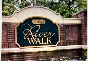 290 Riverwalk Way, Clifton City, *, 2 Bedrooms Bedrooms, 5 Rooms Rooms,2.1 BathroomsBathrooms,Residential,Riverwalk Way,5325920